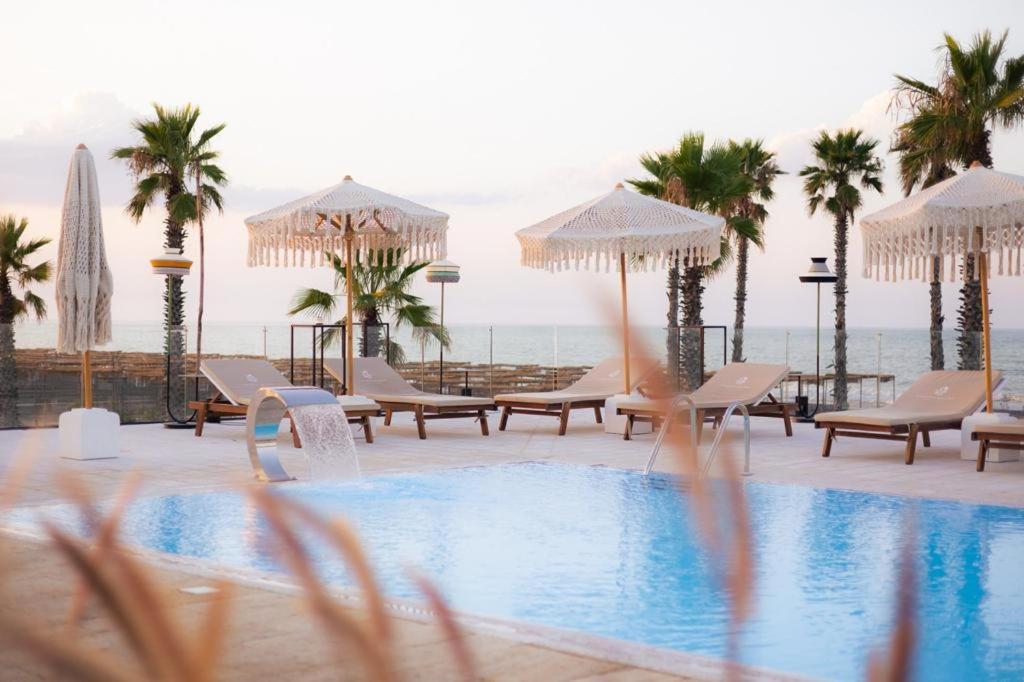 Valerio Resort Beach Club Маргерита-ди-Савойя Экстерьер фото